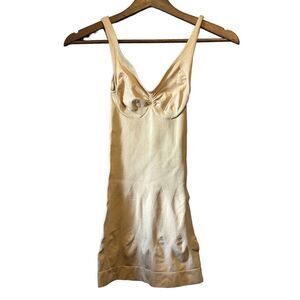 Under where bodysuit size‎ medium